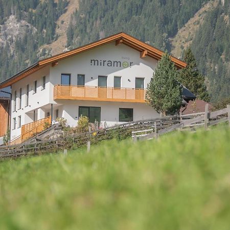 Living Miramor Racines Exterior photo